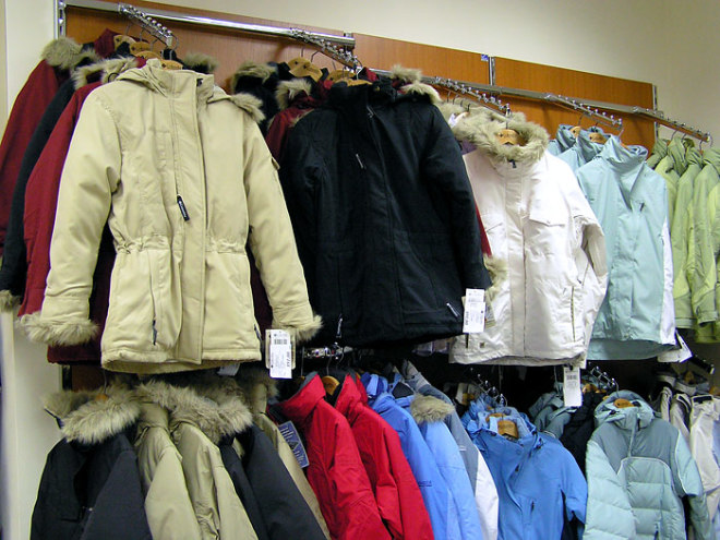 Куртки в магазине